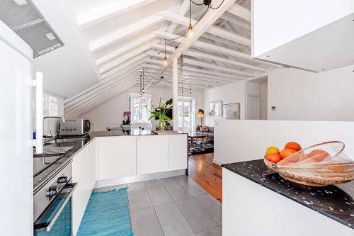 PN48 brith apartment over Cascais roof, 120m2 close from beach and restaurant