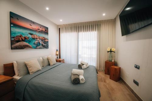 Luxury 3 Bedrooms, Private Heated Pool - EHHouse photo 8