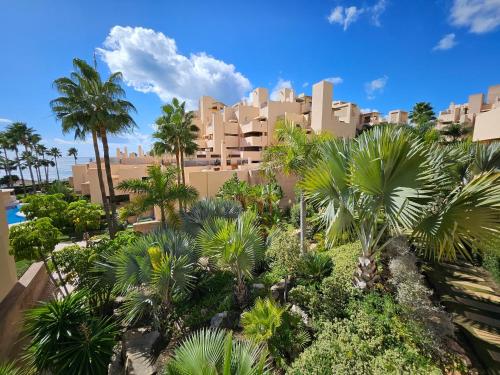 Luxury 3 Bedrooms, Private Heated Pool - EHHouse photo 14
