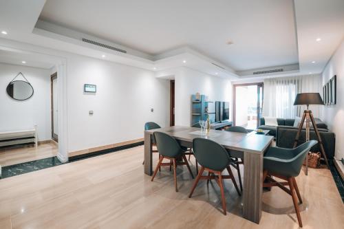 Luxury 3 Bedrooms, Private Heated Pool - EHHouse photo 28