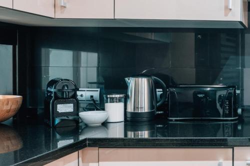 Luxury 3 Bedrooms, Private Heated Pool - EHHouse photo 32