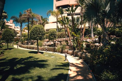 Luxury 3 Bedrooms, Private Heated Pool - EHHouse photo 37
