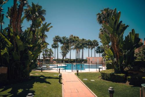 Luxury 3 Bedrooms, Private Heated Pool - EHHouse photo 43