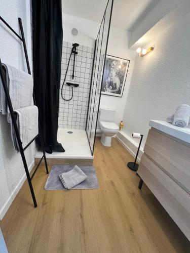 Azur Éden Studio avec Piscine à Deux Pas de la Plage