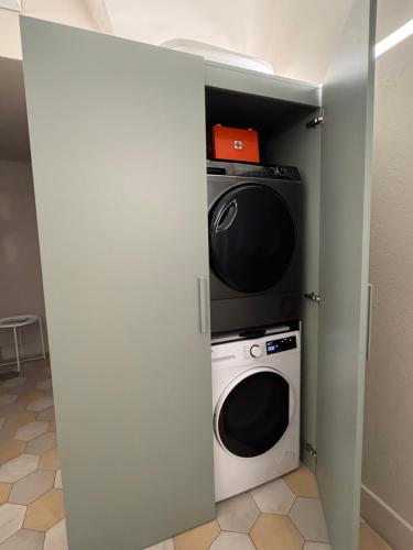 Biuti Suite Apartment photo 31