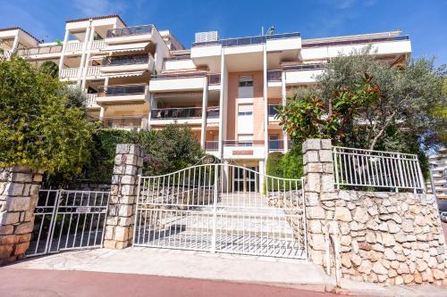 Le Bradford Centre Cannes à 15min plage et palais