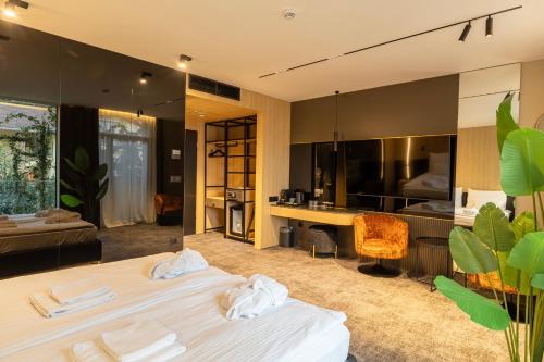 Hotel Zena Beauty & Shopping Center