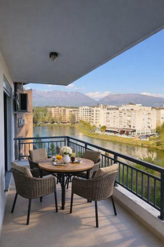 Prestige Lakeview Apartment Tirana