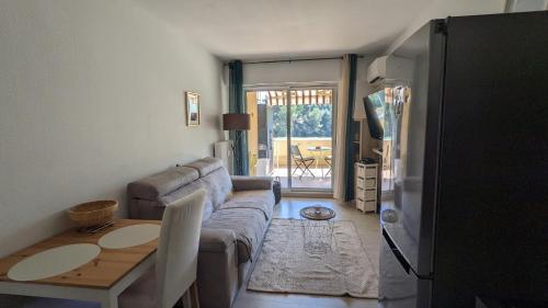 Studio avec Terrasse - Piscine - Tennis - Gardien