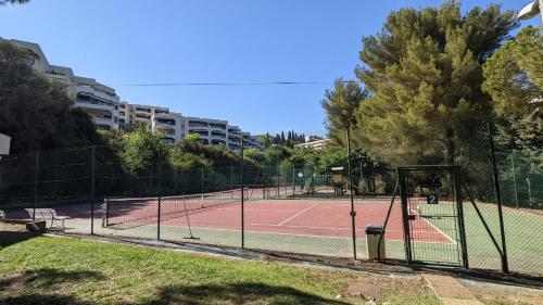 Studio avec Terrasse - Piscine - Tennis - Gardien
