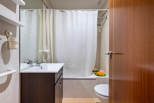 Benalmádena, apartamento con piscina y pista de pádel