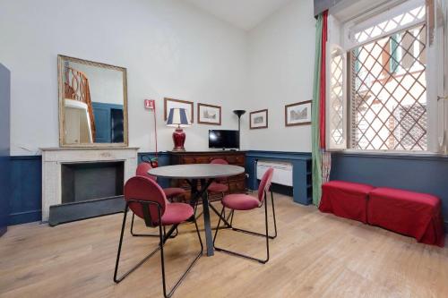 Studio Apt In Rome City Centre Via Gregoriana by Halldis