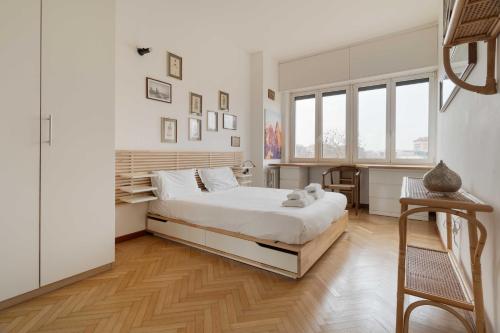 De Angeli M1 - 1BR Bright with Balcony