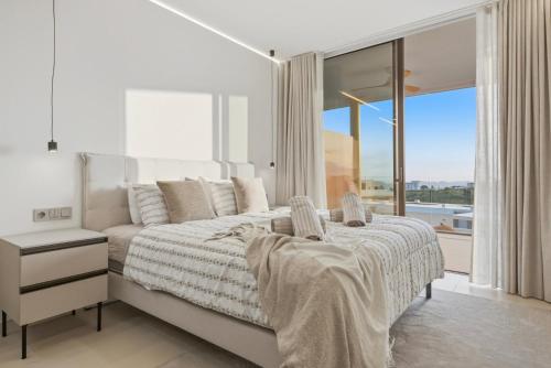 Luxury Apartment with Sea Views in Higuerón