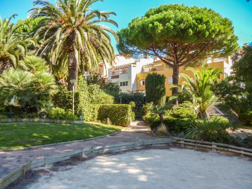 Grand F2 40 m2 Centre Port, Loggia 5m2, Vue jardin, Belle Terrasse, Parking privé