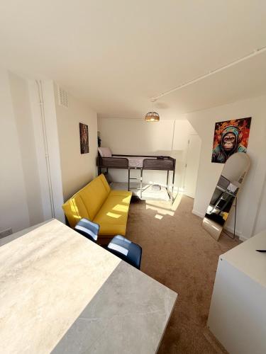 LUXURY 3 BED FLAT for 8 people close to Chelsea Stadium 5 min from the main station photo 115