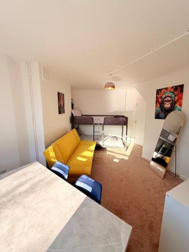 LUXURY 3 BED FLAT for 8 people close to Chelsea Stadium 5 min from the main station photo 113