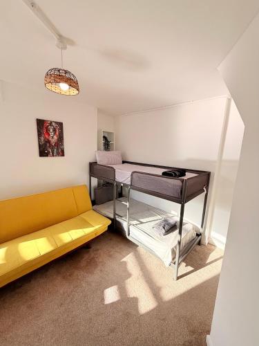 LUXURY 3 BED FLAT for 8 people close to Chelsea Stadium 5 min from the main station photo 47