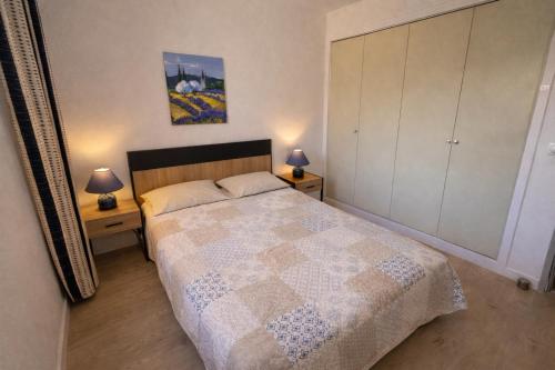Grand F2 40 m2 Centre Port, Loggia 5m2, Vue jardin, Belle Terrasse, Parking privé