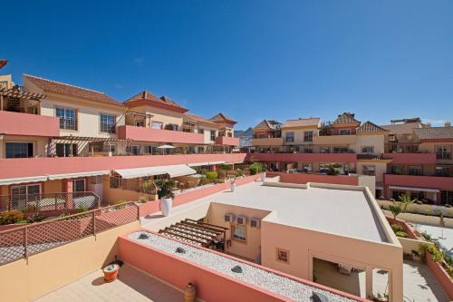 Luxury 2BR Ocean views Heated pool Garage