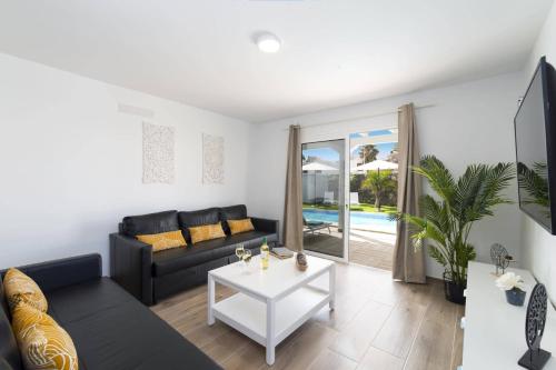 Villa Santana by Villa Plus