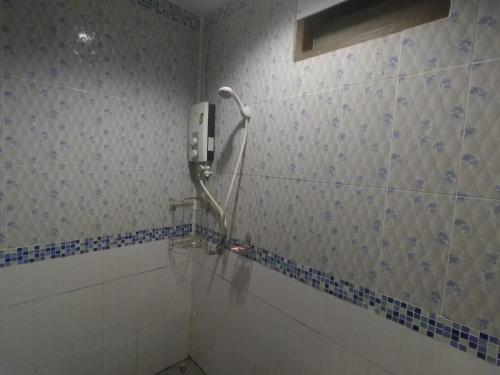 Bilik mandi di Nonplern Garden Home Khaoyai