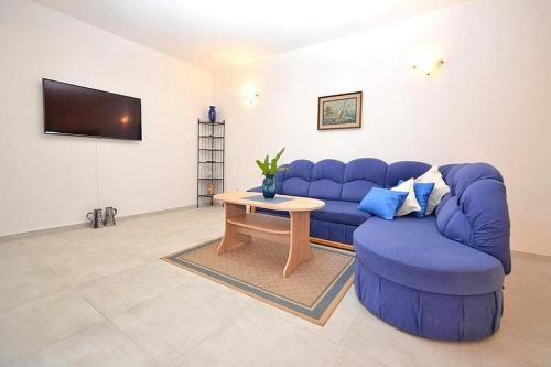 Apartments with parking space Novigrad - 24976