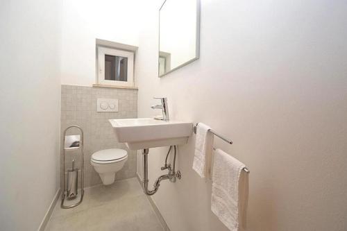 Apartments with parking space Novigrad - 24976