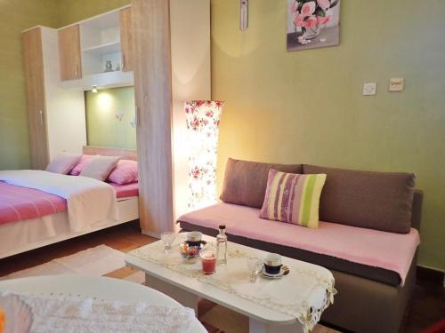 Apartments by the sea Seline, Paklenica - 25417