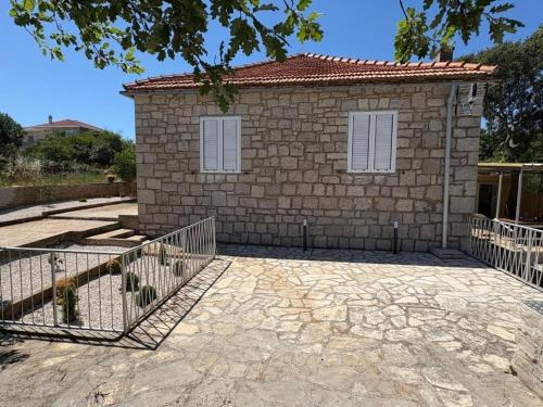 Holiday house with a parking space Grohote, Solta - 25443