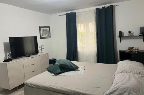 Holiday house with a parking space Split - 25463