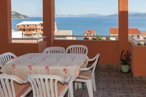 Apartments by the sea Igrane, Makarska - 25486