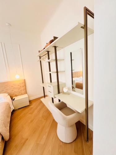 casa cavour beige