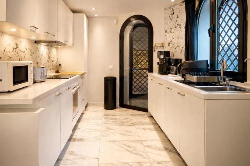 Luxury Golf Front Villa Spa, Jacuzzi & Heated Pool