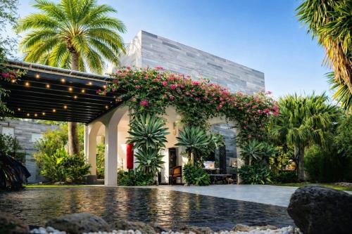 Luxury Golf Front Villa Spa, Jacuzzi & Heated Pool
