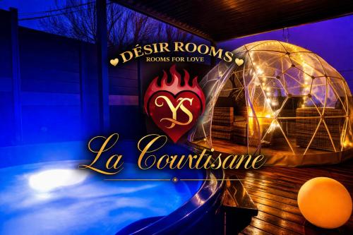 Love room avec Spa privatif "la Courtisane" - Sofa Tantra, terasse, bains de soleil - dôme transparent by DESIR ROOMS