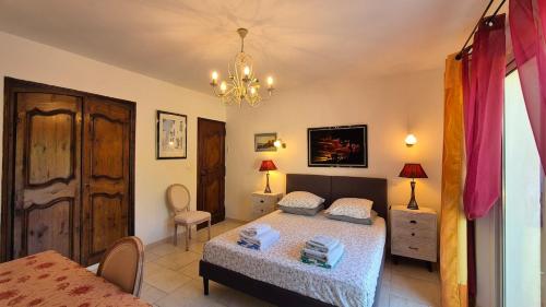 Llit o llits en una habitació de La Lézardière
