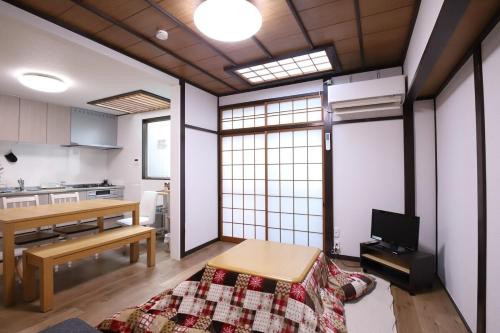 HAT Sanjo T 7 min walk from Nara station HAT三条T奈良駅徒歩7分の一軒家貸切