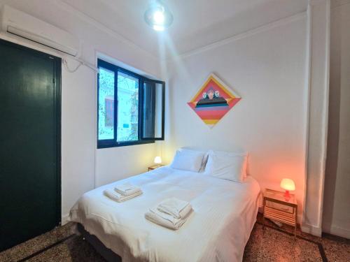 Central 2-Bedroom Apartment with Rooftop Access! EP9G