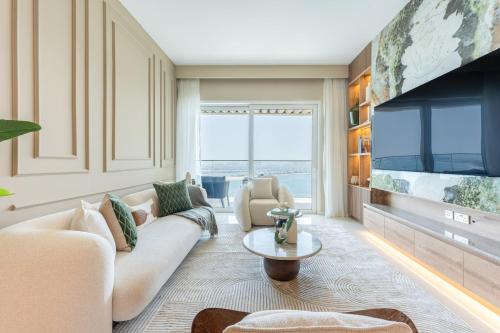 Luxury 2 BR Grande Bleu Design
