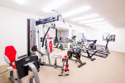 Fitness centrum a/nebo fitness zařízení v ubytování Augusta Barcelona Vallès