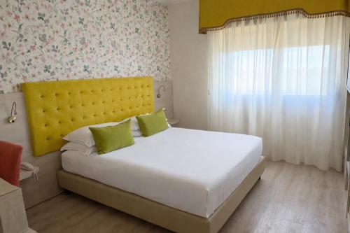 Hotel Castello Artemide Congressi — River view