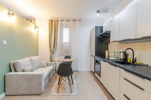 Krzywa Homely Apartment by BookingHost