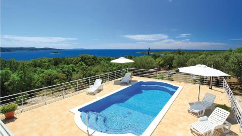 House Pelegrin with pool by Villas Guide