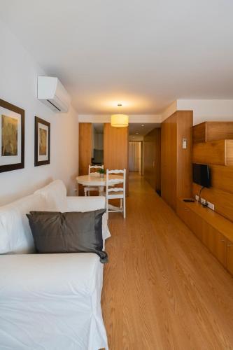 Modern 2-bedroom apartment near Braga Cathedral