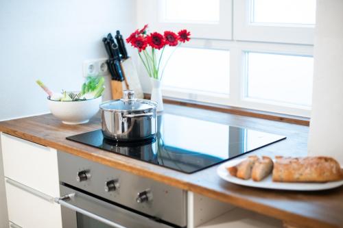 DROY by ROCKCHAIR Apartments l SUPERHOST Status l 2 Bedroom Boxspringbeds next to Center "Kurfürstendamm" - Cozy Family & Business Flair welcomes you! photo 13