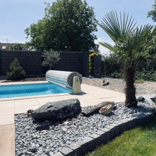Logement F2 au calme avec Balcon et piscine non privatisé