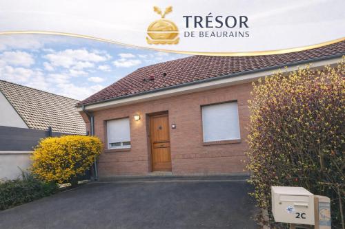 a house with a sign that reads tiger of beremans at Trésor de Beaurains in Beaurains