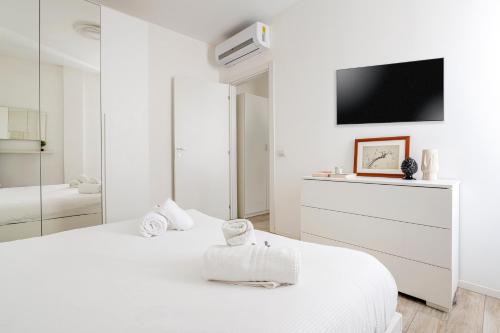 Spacious Modern Family Apartment Near Metro