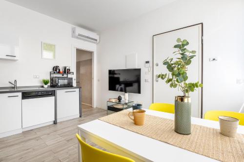 Spacious Modern Family Apartment Near Metro